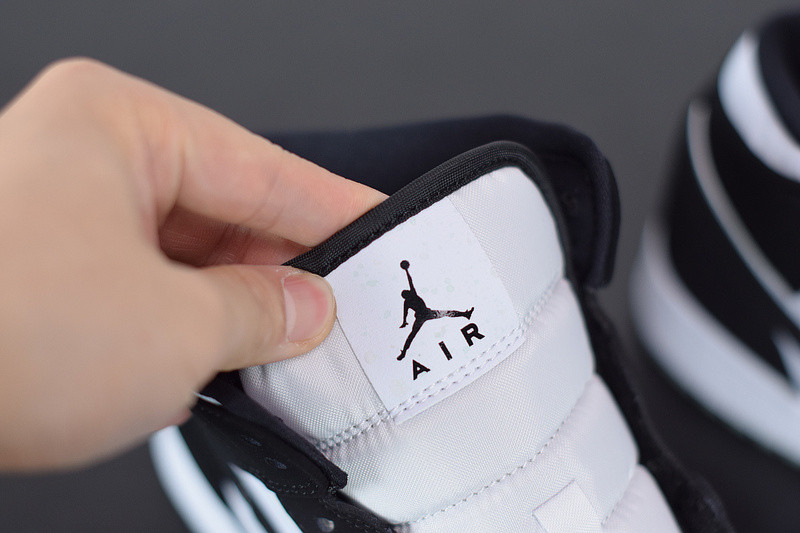 AIR JORDAN 1 MID SE GS 