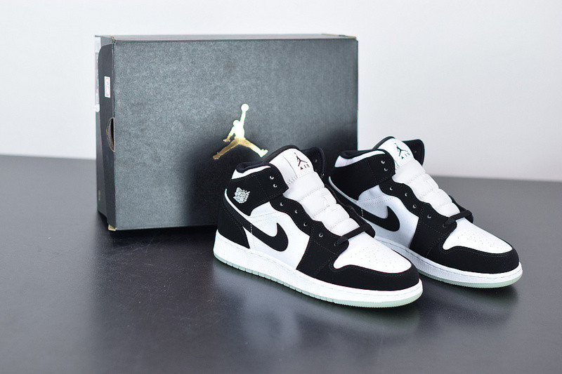 AIR JORDAN 1 MID SE GS 