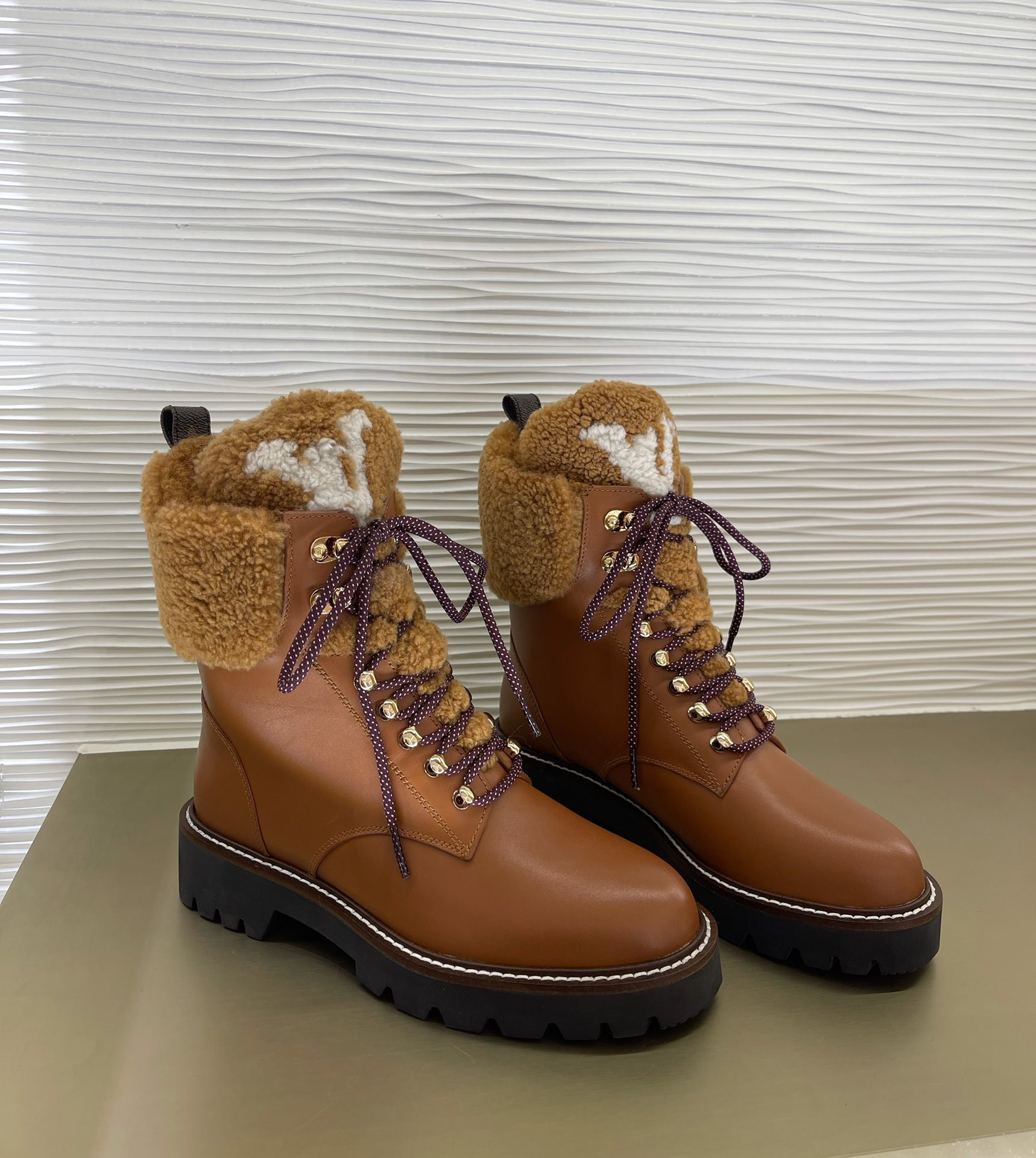 LVT BOOTS