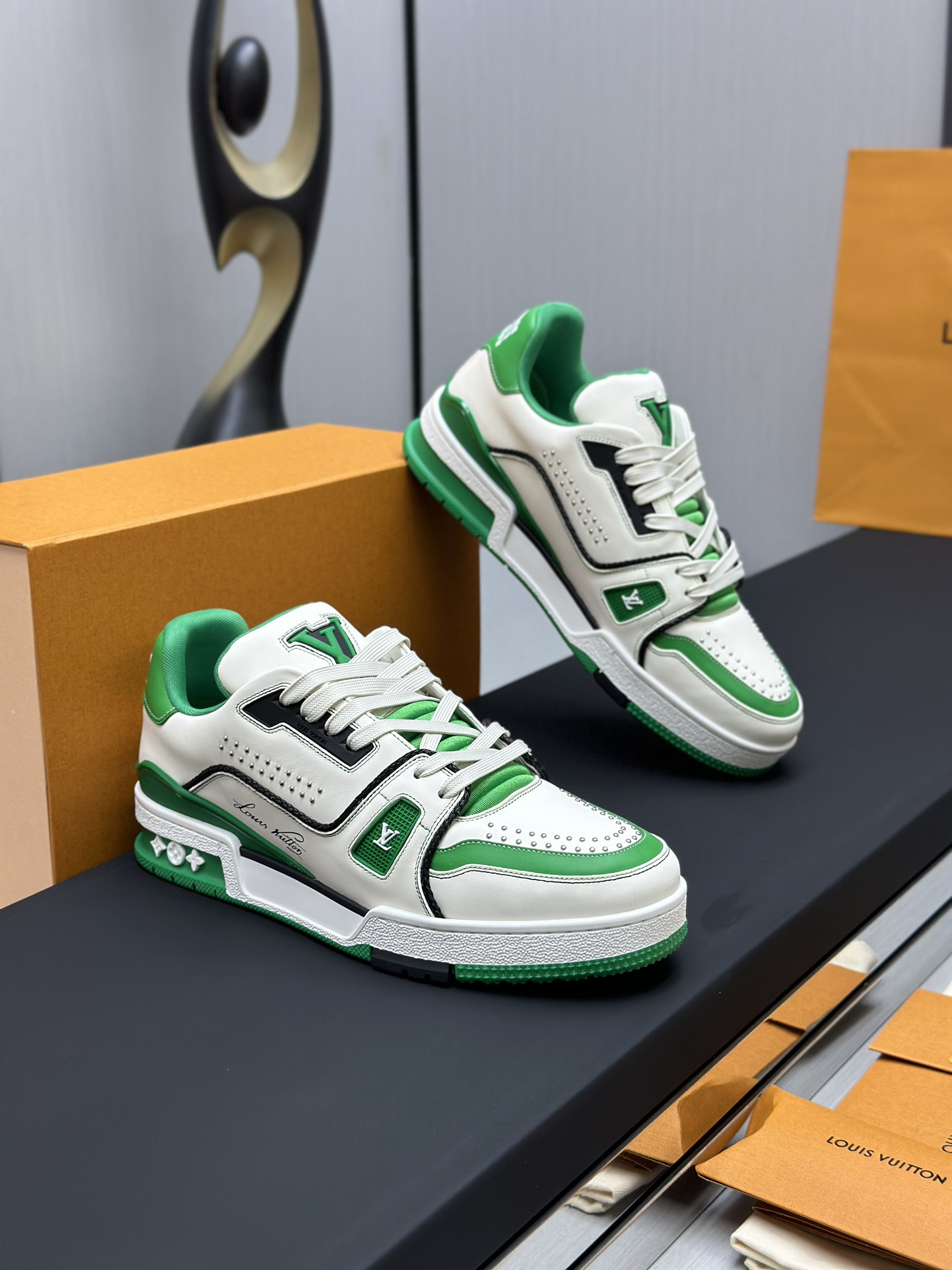 LVT SNEAKERS