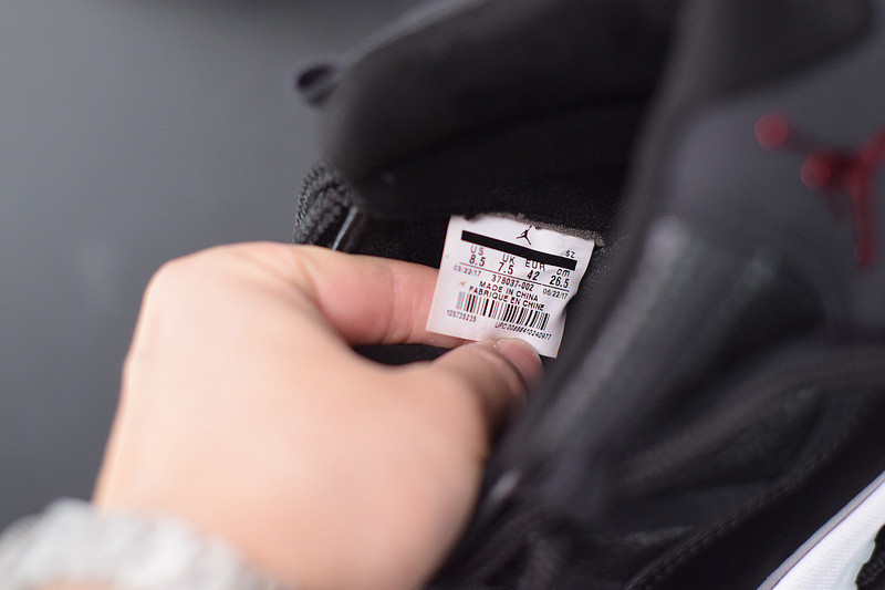 AIR JORDAN 11 RETRO "72-10" 378037-002
