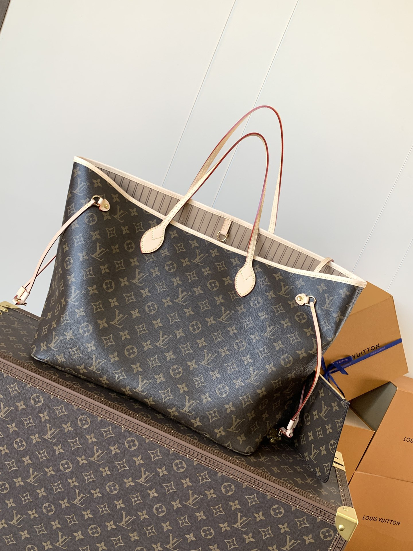 LVT PURSE GM