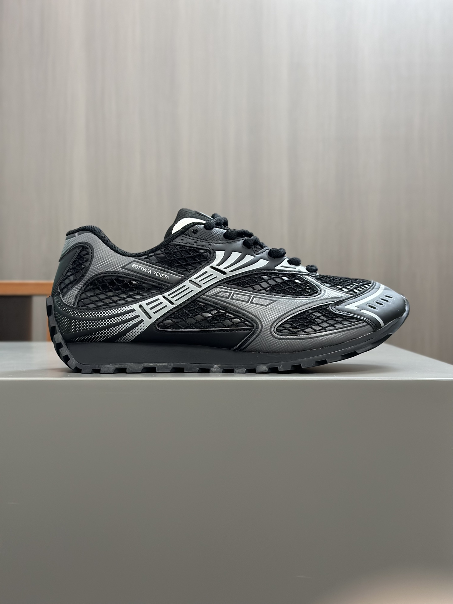bo*te*ga Ve*ne*ta orbit sneaker