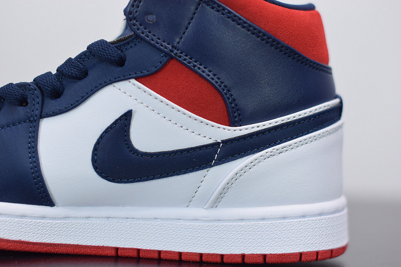 AIR JORDAN 1 MID SE 852542-104