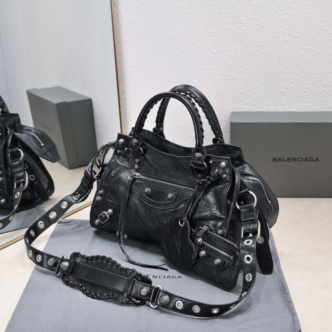 Ba*len*cia*ga purse