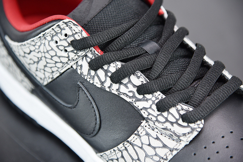 Supreme X NIKE SB DUNK LOW PRO SB 