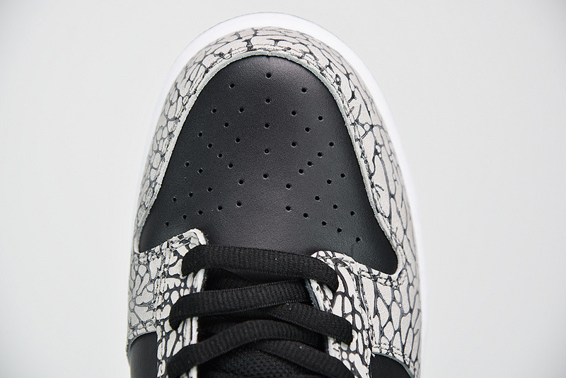 Supreme X NIKE SB DUNK LOW PRO SB 