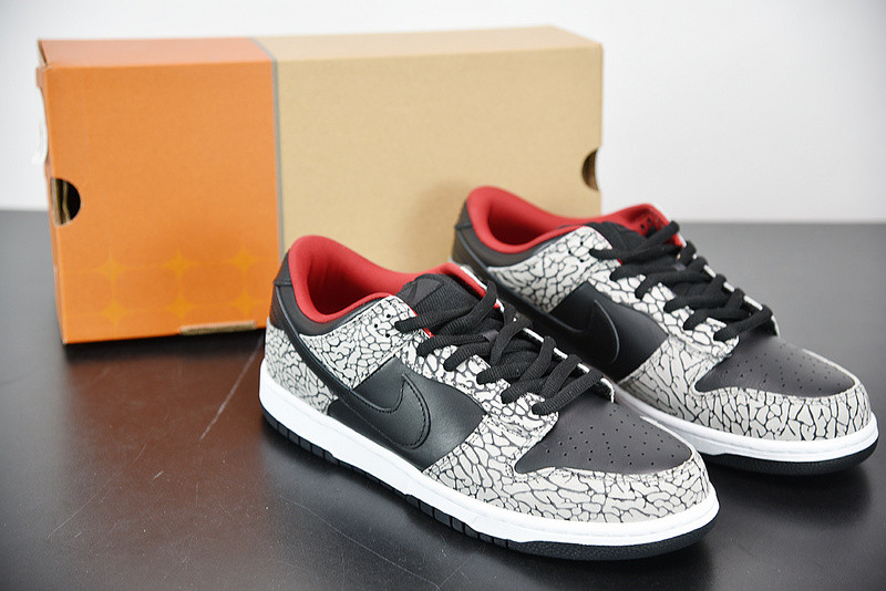 Supreme X NIKE SB DUNK LOW PRO SB 
