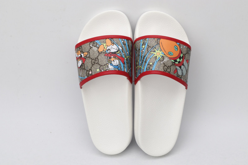 G*u*i sandals