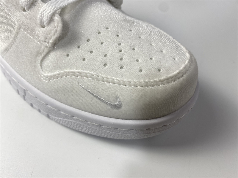 DOVER STREET MARKET X NIKE SB DUNK LOW DH2686-100