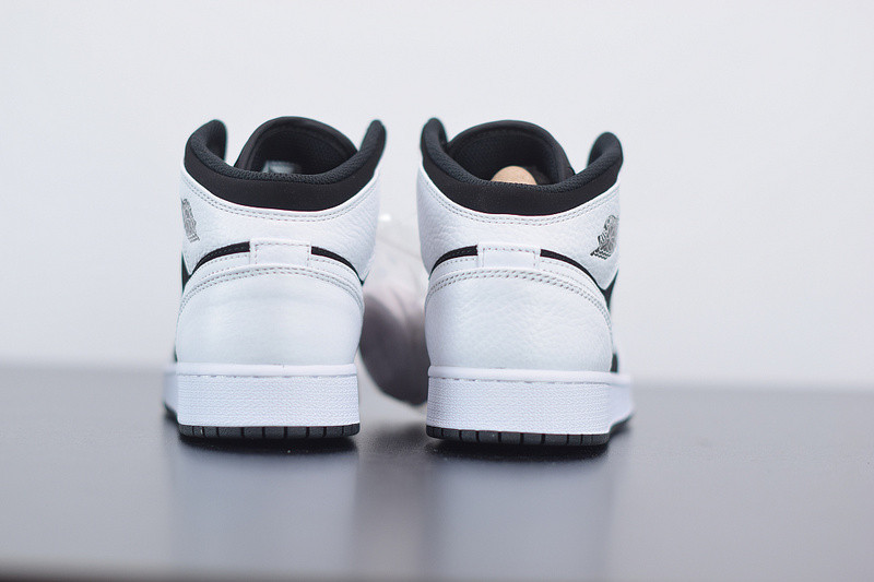 AIR JORDAN 1 MID WHITE BLACK 554725-113
