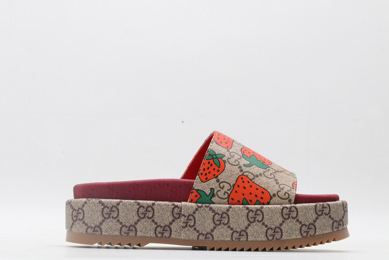 G*u*i sandals