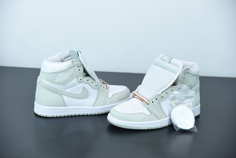 AIR JORDAN 1 HIGH OG ‘SEAFOAM‘ CD0461-002