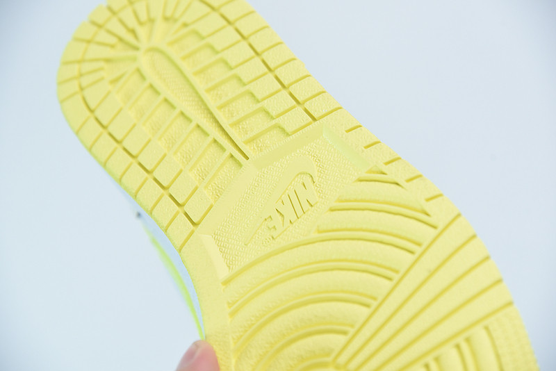 AIR JORDAN 1 MID SE 