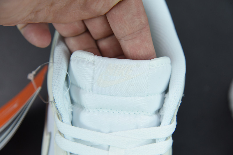 WMNS DUNK LOW 