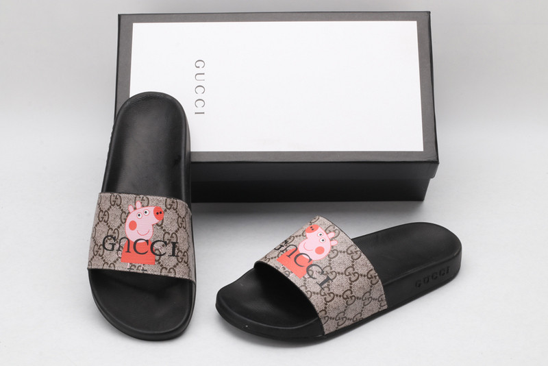 G*u*i sandals