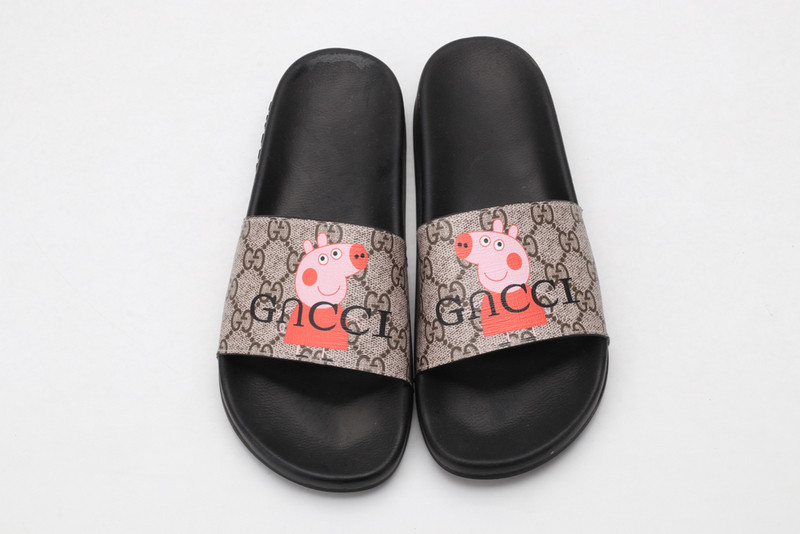 G*u*i sandals