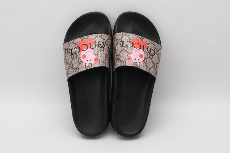 G*u*i sandals