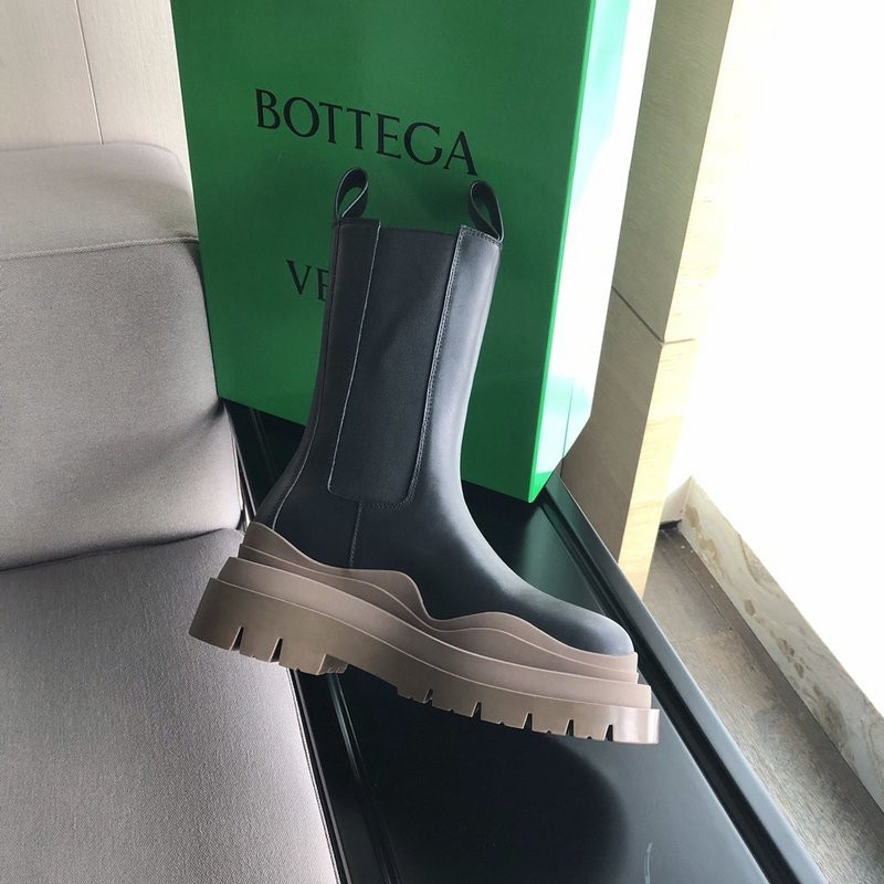 b0tte*a Ven*ta sneaker