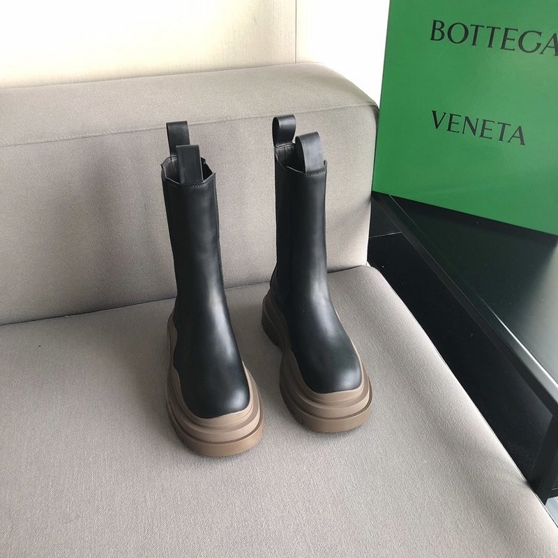 b0tte*a Ven*ta sneaker