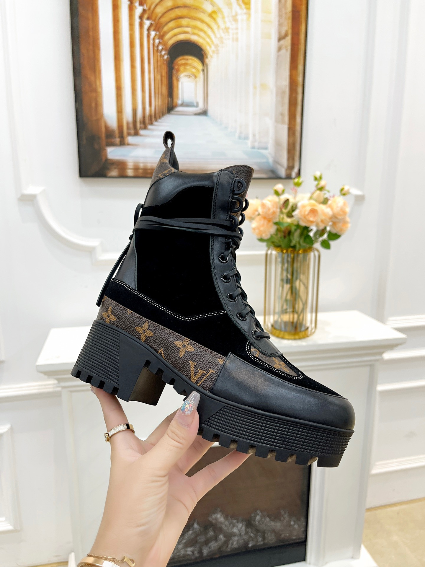 LVT BOOTS