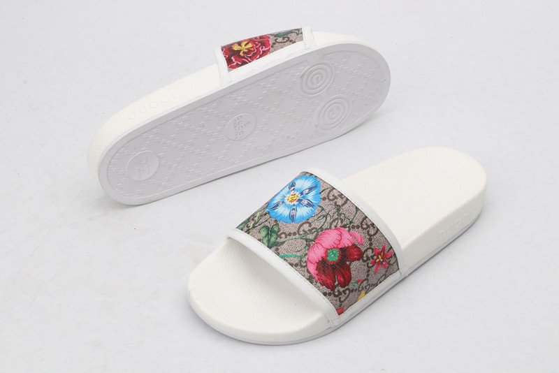 G*u*i sandals
