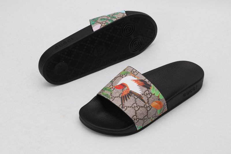 G*u*i sandals