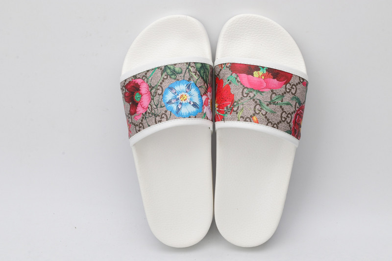 G*u*i sandals