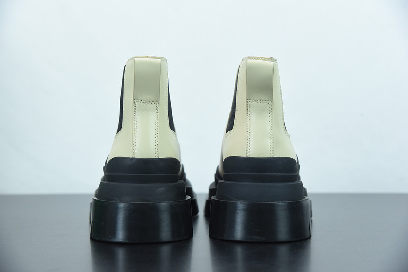 b0tte*a Ven*ta sneaker