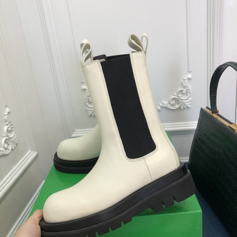 b0tte*a Ven*ta sneaker