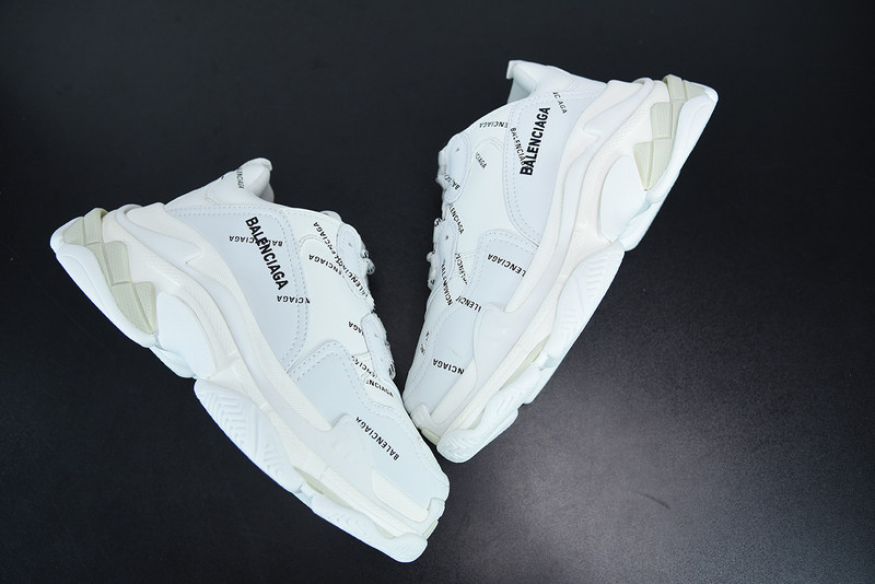 BC TRIPLE S TRAINER  WHITE 524039 W06E2 2021
