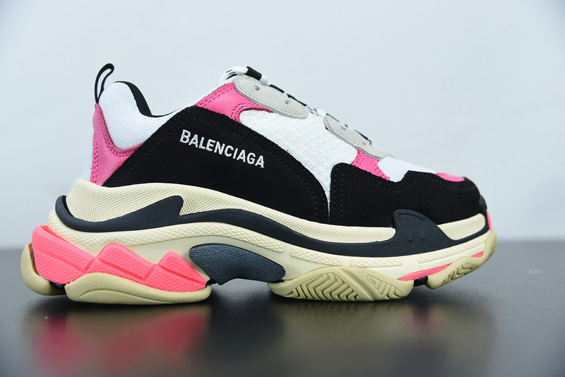 BC TRIPLE S TRAINER ''BLACK PINK” 483513 W06E8 8080