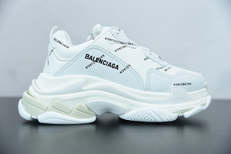 BC TRIPLE S TRAINER  WHITE 524039 W06E2 2021