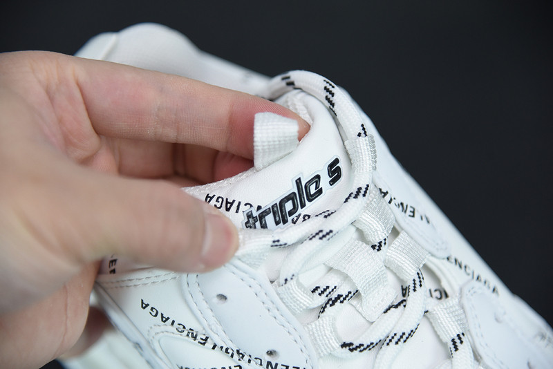 BC TRIPLE S TRAINER  WHITE 524039 W06E2 2021