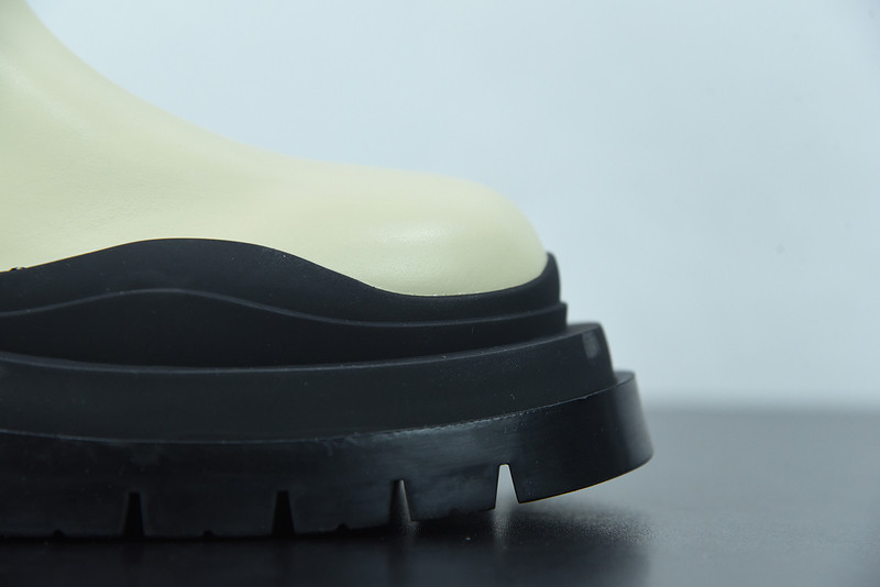 b0tte*a Ven*ta sneaker