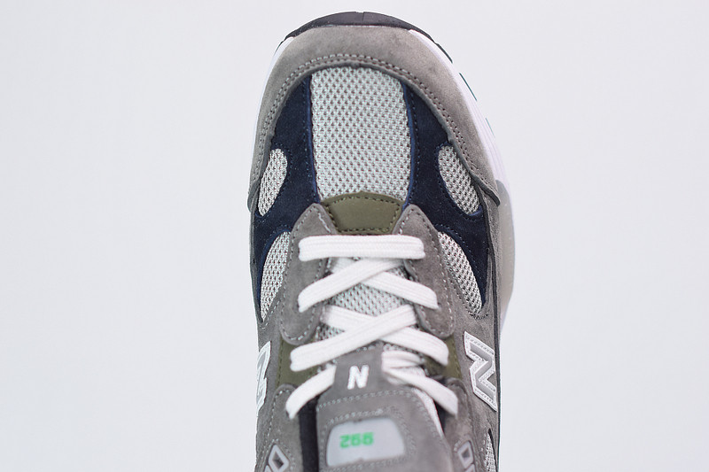 NEW BALANCE M992MC1