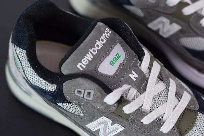 NEW BALANCE M992MC1