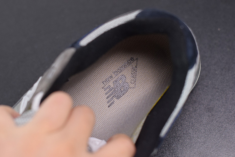 NEW BALANCE M992MC1