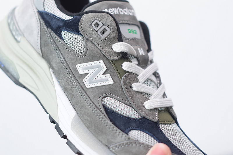 NEW BALANCE M992MC1