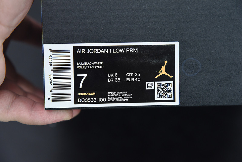 AIR JORDAN 1 LOW 