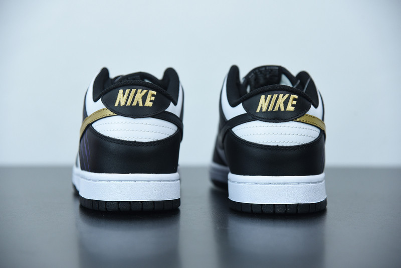 NIKE SB DUNK LOW