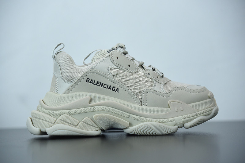 BC TRIPLE S TRAINER 536737 W2FW1 9700