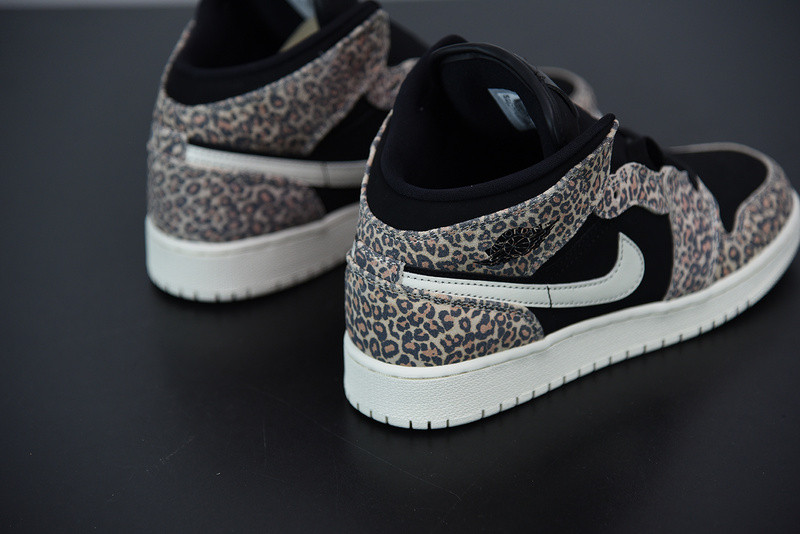 AIR JORDAN 1 MID SE GS 