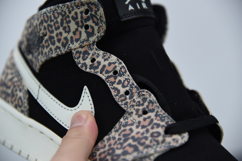 AIR JORDAN 1 MID SE GS 