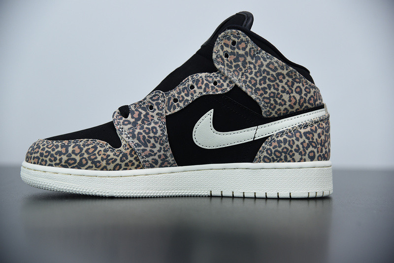 AIR JORDAN 1 MID SE GS 