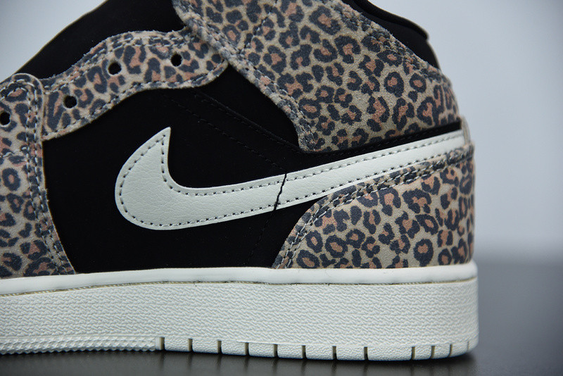 AIR JORDAN 1 MID SE GS 