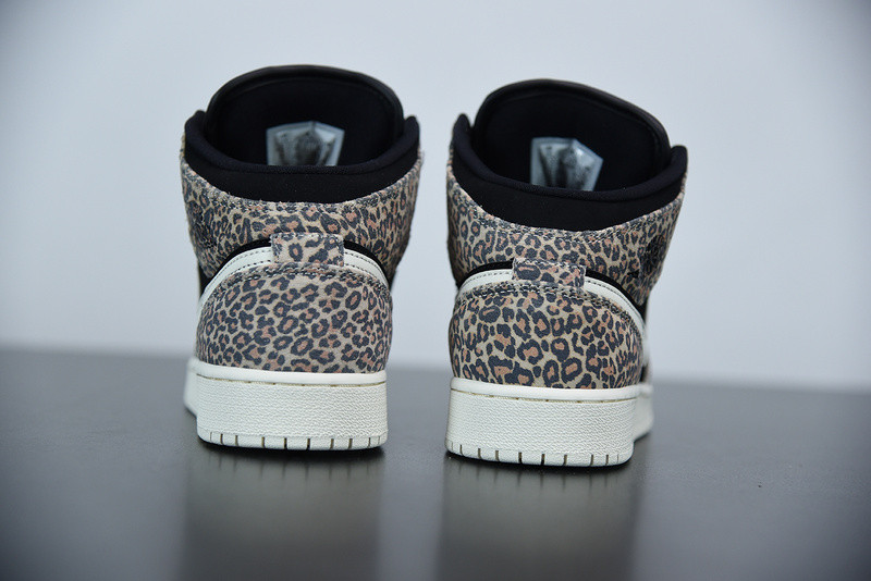 AIR JORDAN 1 MID SE GS 