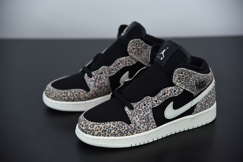 AIR JORDAN 1 MID SE GS 