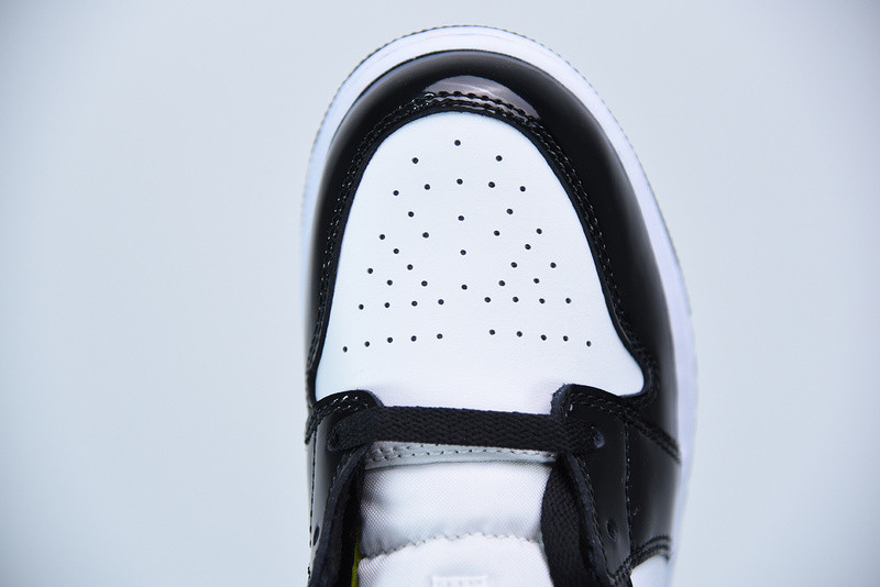 AIR JORDAN 1 MID SE GS 