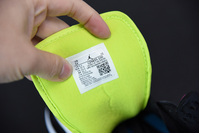 AIR JORDAN 1 MID SE GS 